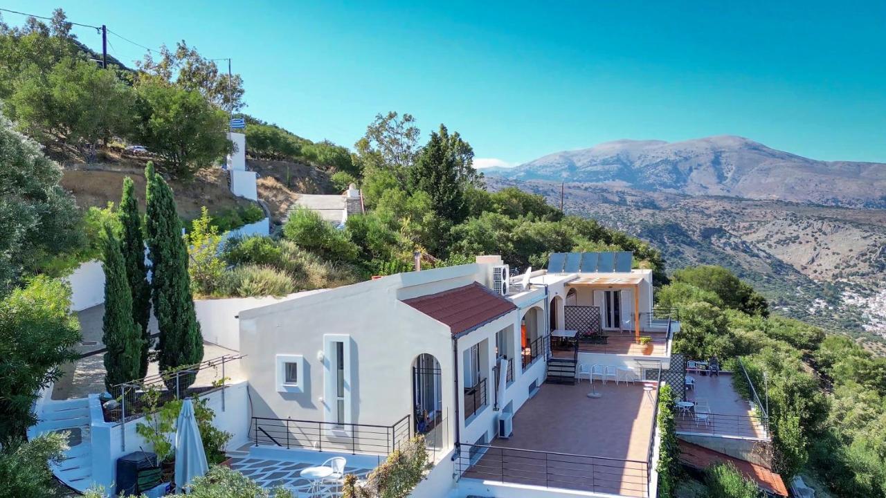 Villa Dio Petres Kroustas Exterior foto