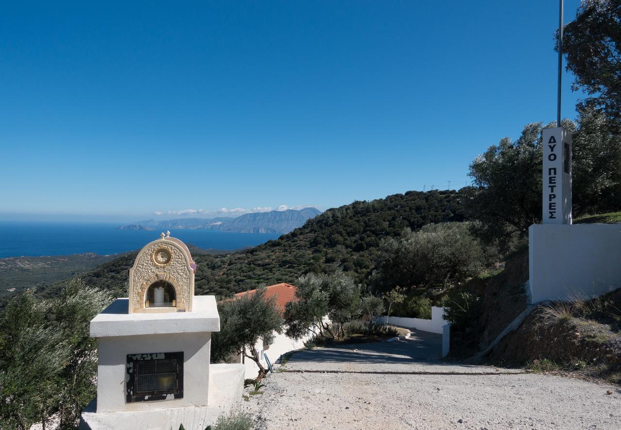 Villa Dio Petres Kroustas Exterior foto