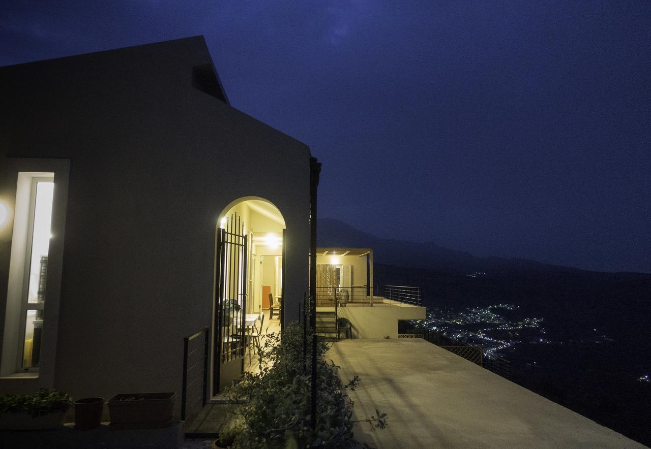 Villa Dio Petres Kroustas Exterior foto