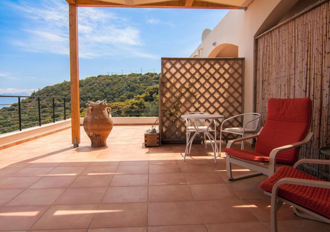 Villa Dio Petres Kroustas Exterior foto