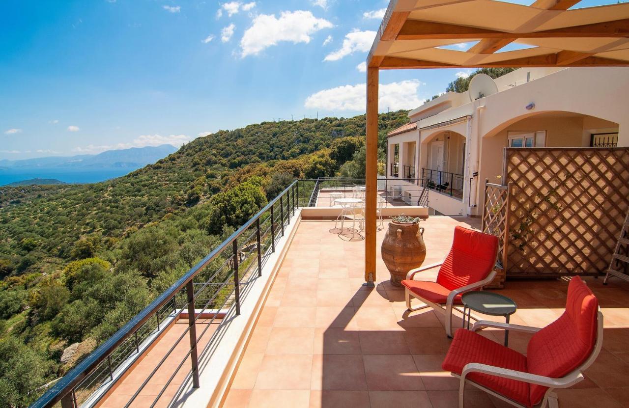 Villa Dio Petres Kroustas Exterior foto
