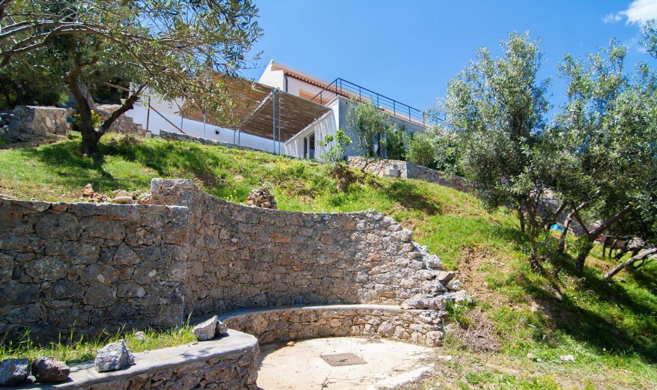 Villa Dio Petres Kroustas Exterior foto