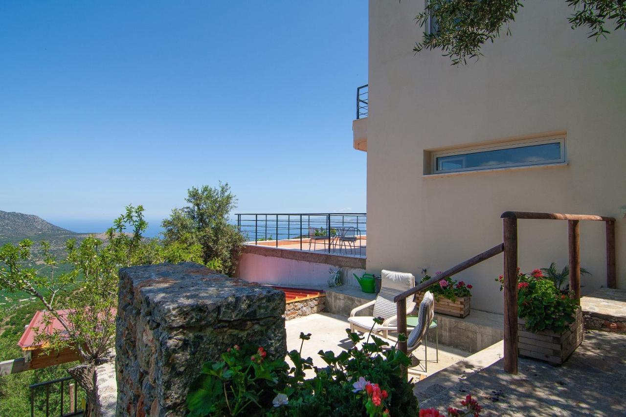 Villa Dio Petres Kroustas Exterior foto