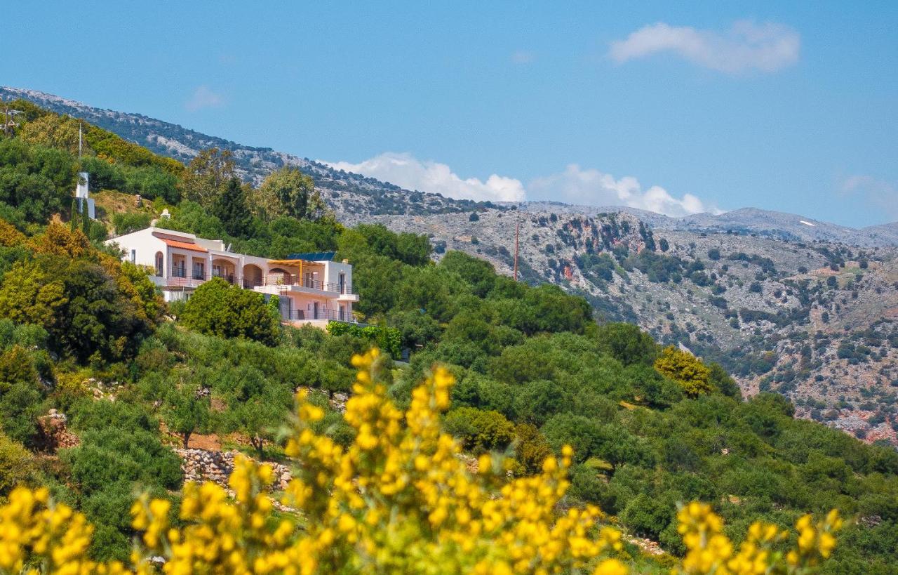 Villa Dio Petres Kroustas Exterior foto